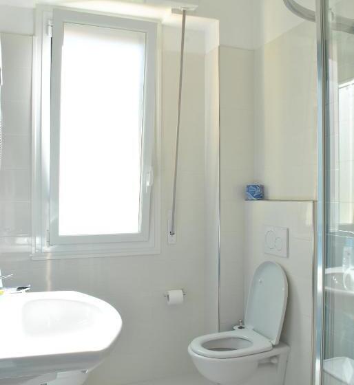 ファミリールーム, Bristol