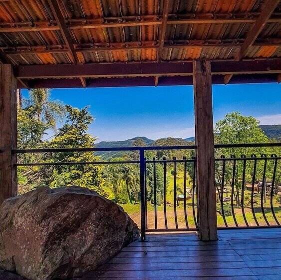 کلبه ییلاقی, Pousada La Vista