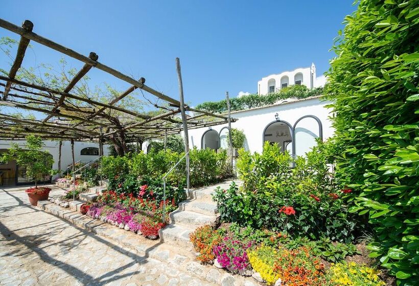 Полулюкс Вид на Море, Villa Amore