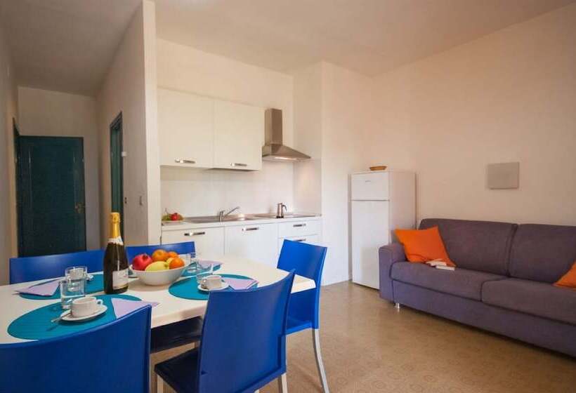 带1个卧室的顶楼公寓, Residence Golfo Della Lacona