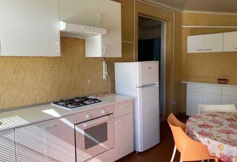 带1个卧室的顶楼公寓, Residence Golfo Della Lacona