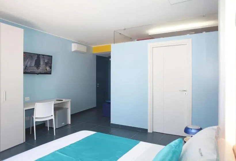 سوییت با چشم‌انداز دریا, Rivazzurra Design Rooms