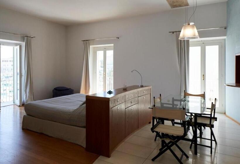 استودیوی استاندارد با چشم‌انداز دریا, B&b Suite Home Trani