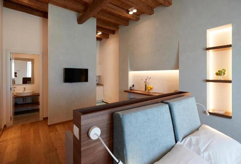 اتاق سوپریور با چشم‌انداز دریا, B&b Suite Home Trani