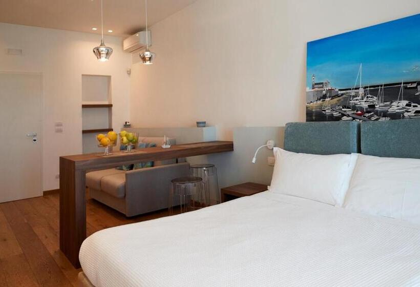 اتاق لوکس با چشم‌انداز دریا, B&b Suite Home Trani