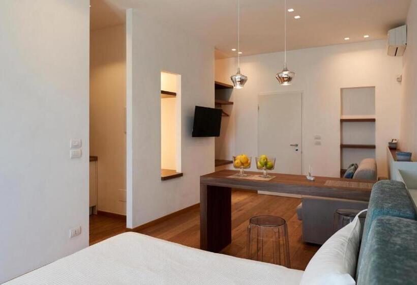 اتاق لوکس با چشم‌انداز دریا, B&b Suite Home Trani