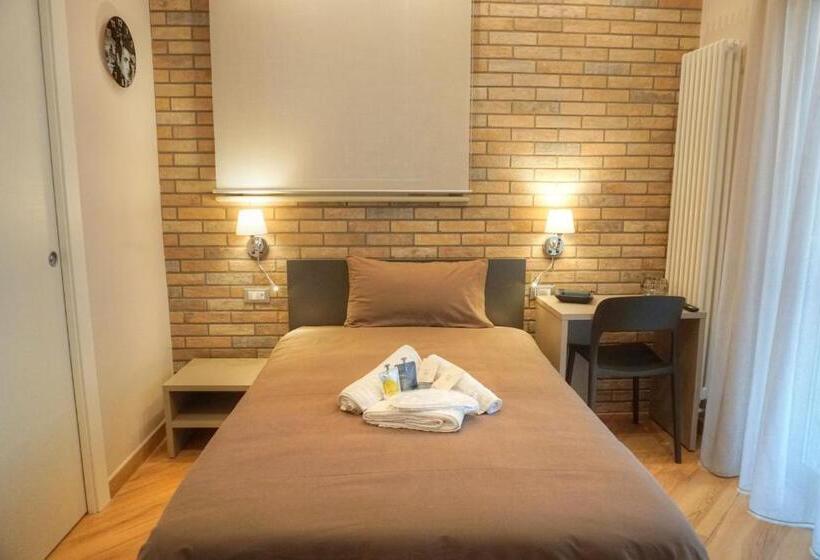 غرفة قياسية فردية, Little Rock Guest House