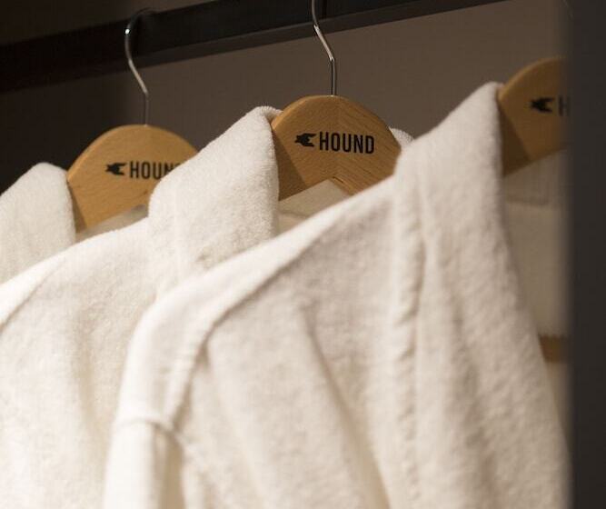 家庭间, Nampo Hound Hotel Premier