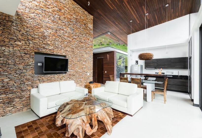 קוטג'' סופריור, Luxé Cabañas