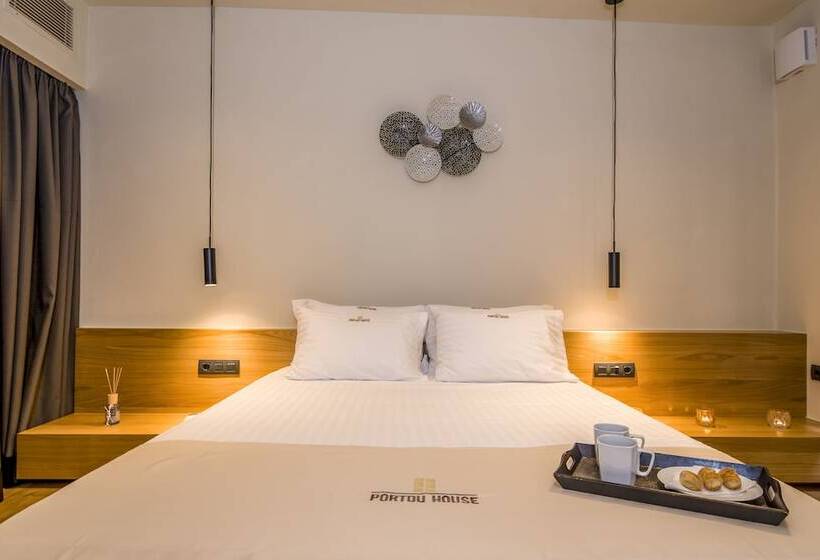 اتاق سوپریور, Portou House