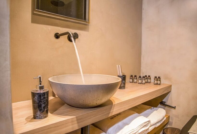 اتاق سوپریور, Portou House