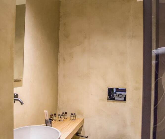 اتاق سوپریور, Portou House