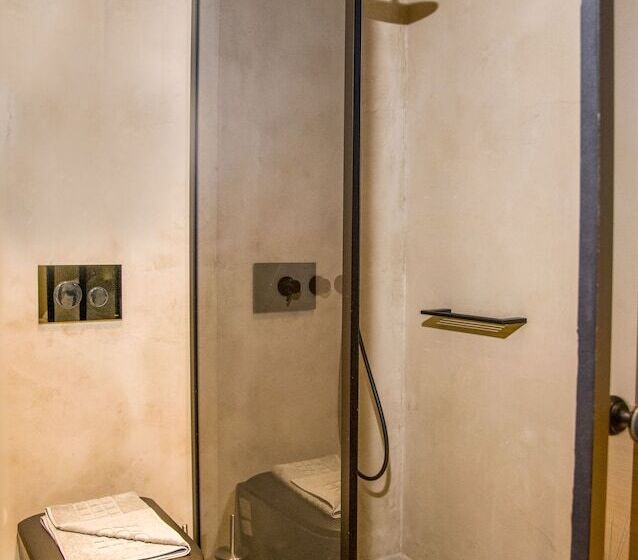 اتاق سوپریور, Portou House