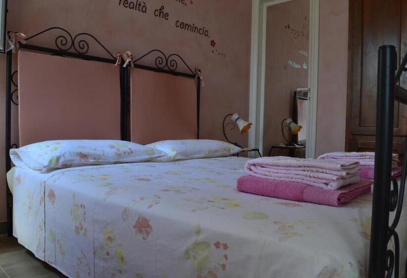 غرفة قياسية ثلاثية, Villa Nike B&b