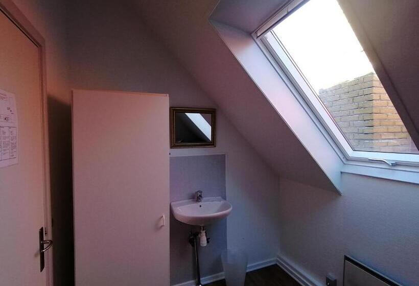 Номер Стандарт, Gudhjem Vandrerhjem / Gudhjem Hostel