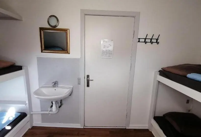 اتاق استاندارد چهار تخته, Gudhjem Vandrerhjem / Gudhjem Hostel
