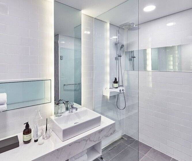 غرفة سوبيريور, Riverside