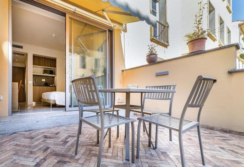 اتاق استاندارد با بالکن, Le Stanze Degli Amidei