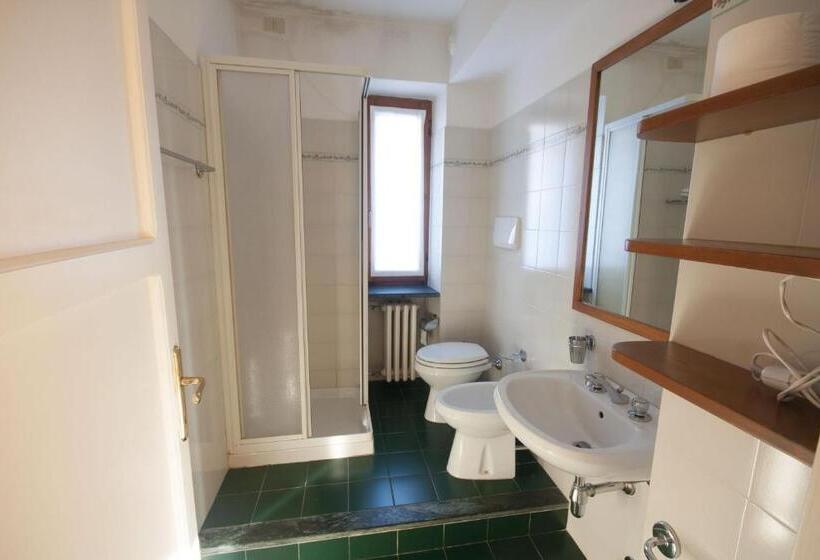 Дом 4 Спальни, Agriturismo Castello Di Vezio