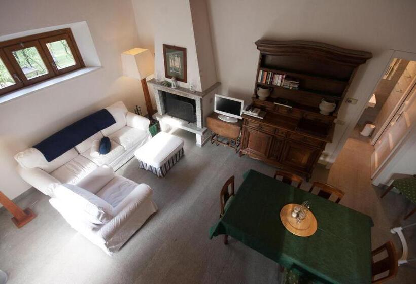 בית, 2 חדרי שינה, Agriturismo Castello Di Vezio