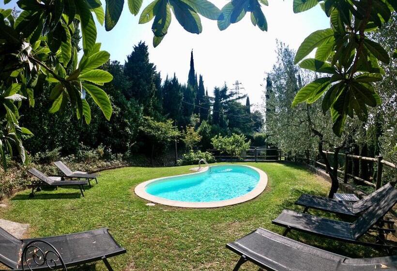 בית, 4 חדרי שינה, Agriturismo Castello Di Vezio