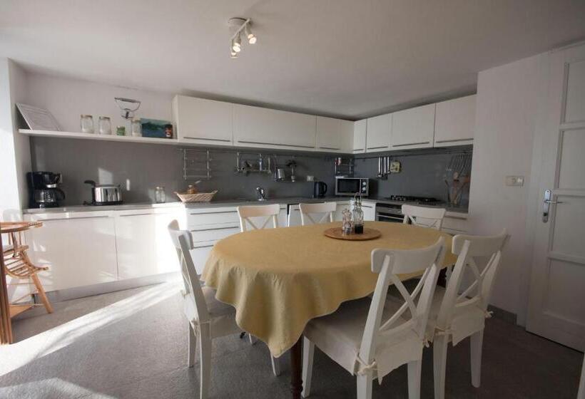 בית, 2 חדרי שינה, Agriturismo Castello Di Vezio