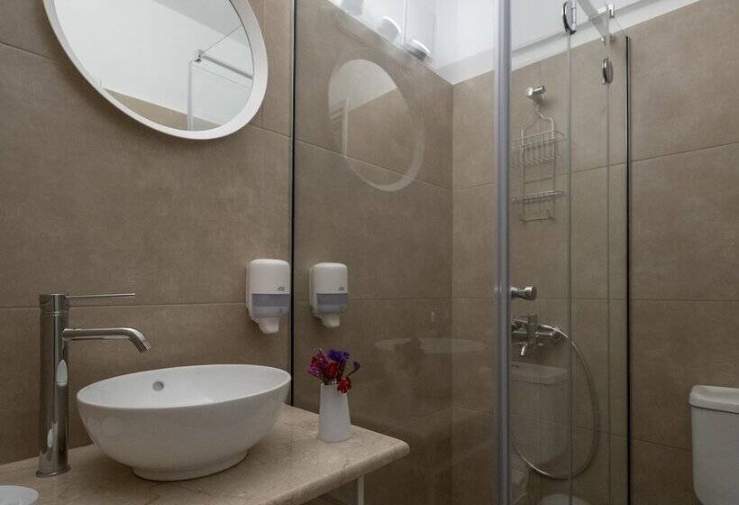 شقة غرفتين مطلة على البحر, Nelly's Apartments