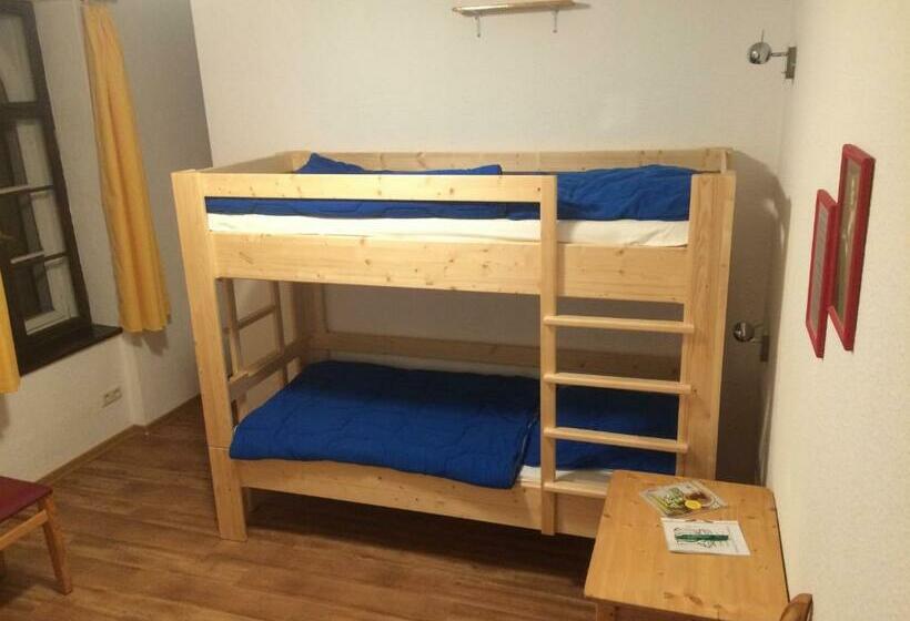 חדר סטנדרט לשלושה, Pension Zur Wartburg