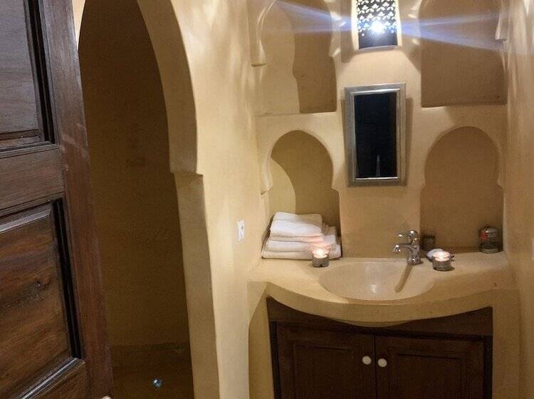 اتاق استاندارد چهار تخته, Riad Dar Pierre