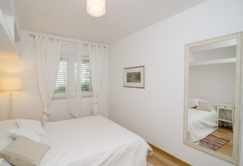 آپارتمان 1 خوابه, Apartments Carmelitta