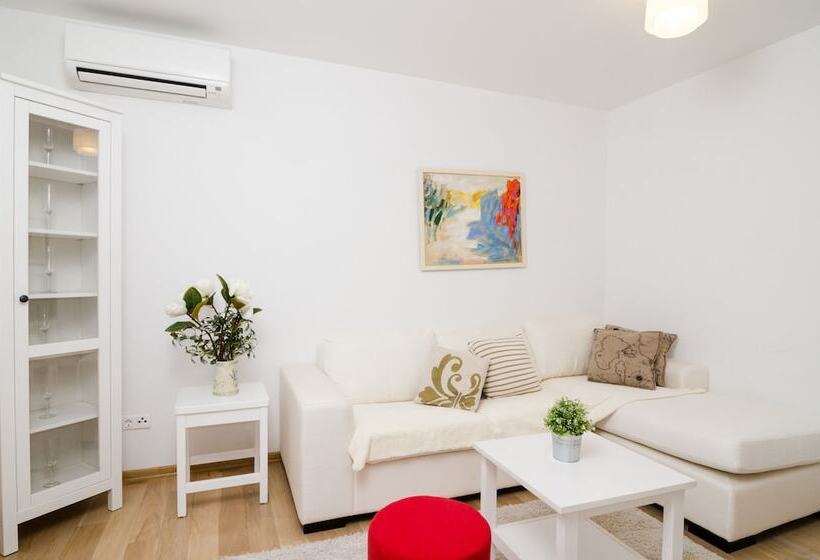 آپارتمان 1 خوابه, Apartments Carmelitta