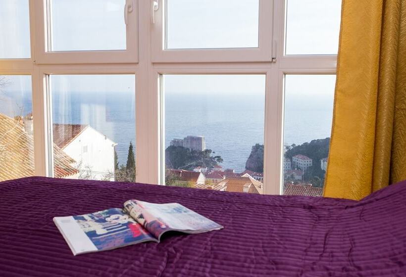 1 Bedroom Apartment with Terrace Sea View, Apartments Carmelitta