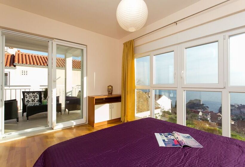 1 Bedroom Apartment with Terrace Sea View, Apartments Carmelitta