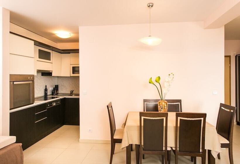 1 Bedroom Apartment with Terrace Sea View, Apartments Carmelitta