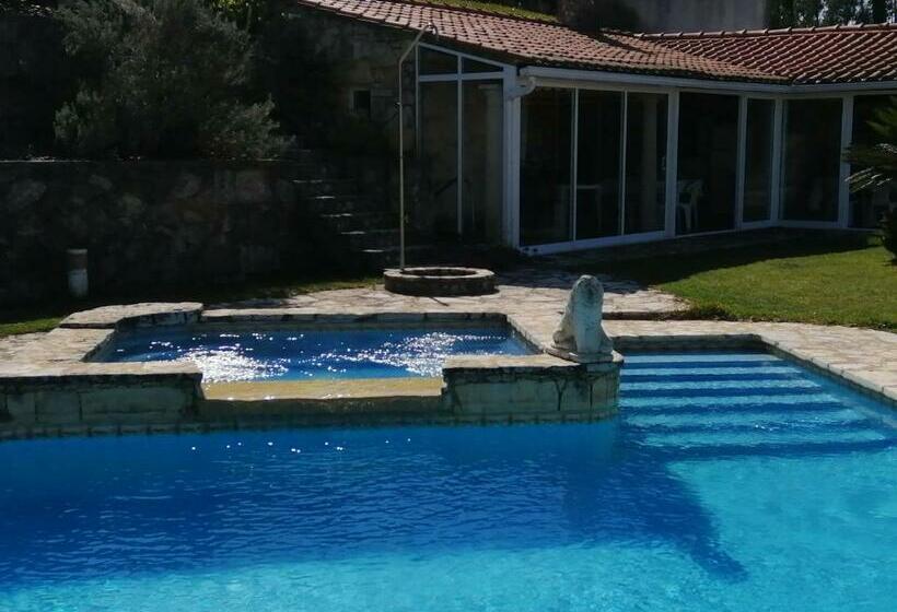 וילה עם חדר שינה אחד ובריכת שחיה, Casa Do Trovador