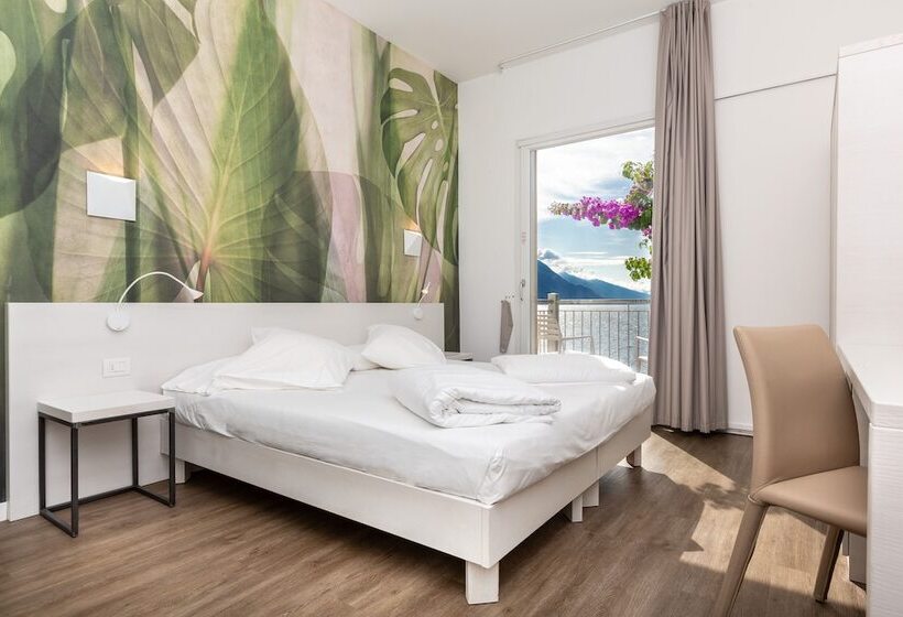 标准三人间, Baia Azzurra   Lake Front