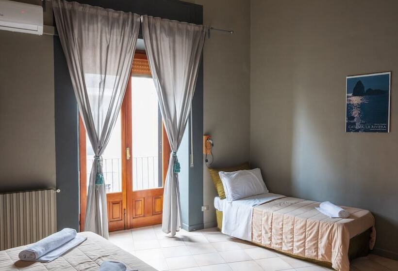 اتاق استاندارد سه نفره, Terrazza Santa Chiara