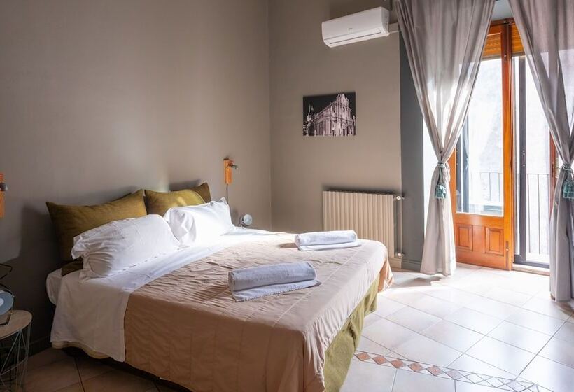 اتاق استاندارد سه نفره, Terrazza Santa Chiara