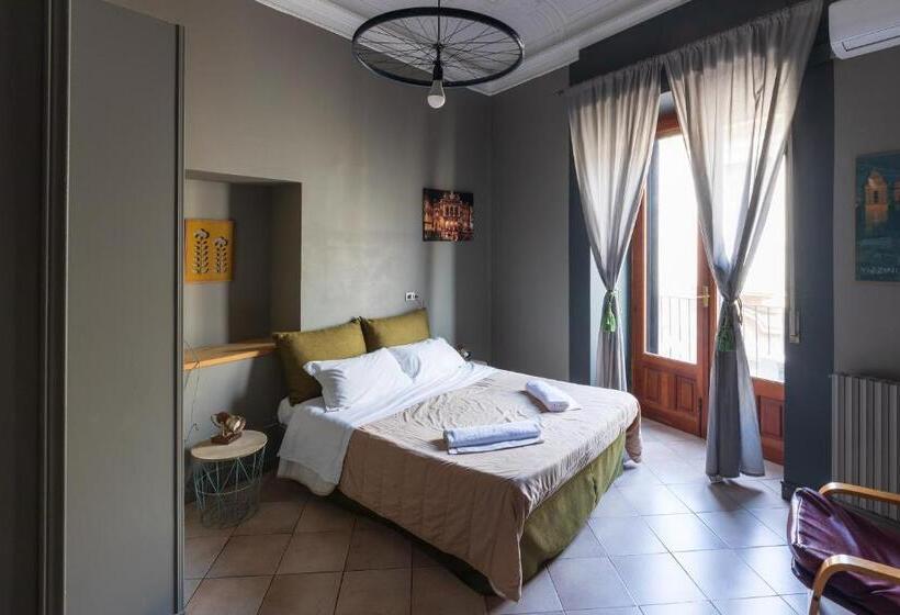 اتاق لوکس با بالکن, Terrazza Santa Chiara