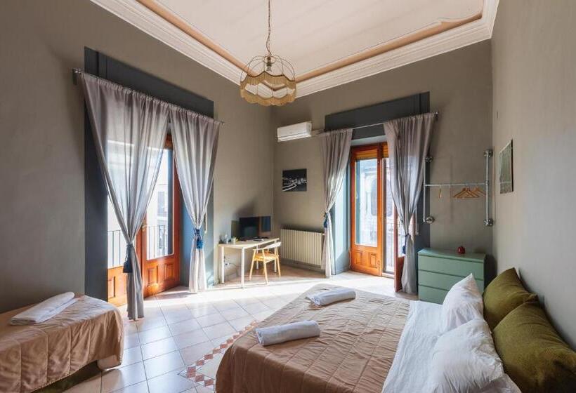 اتاق استاندارد سه نفره, Terrazza Santa Chiara