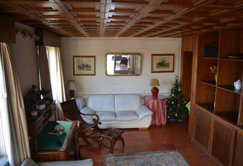 1 Bedroom Penthouse Apartment, Casal São João Cottages