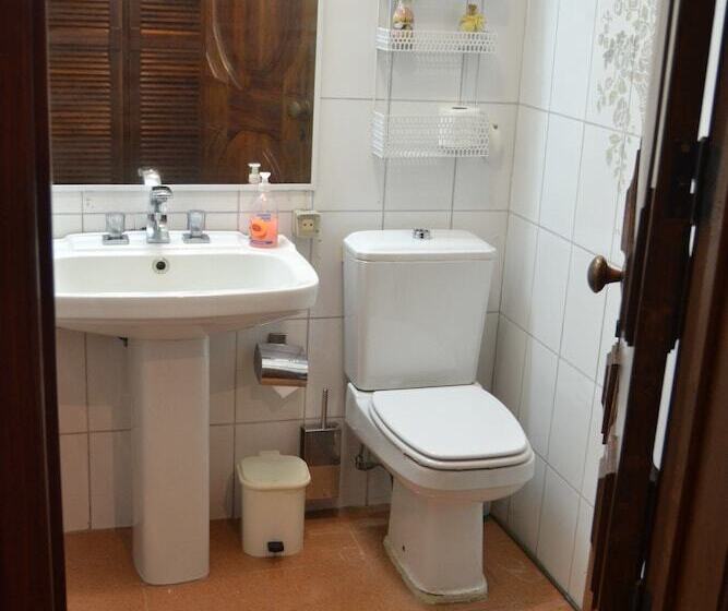 1 Bedroom Penthouse Apartment, Casal São João Cottages