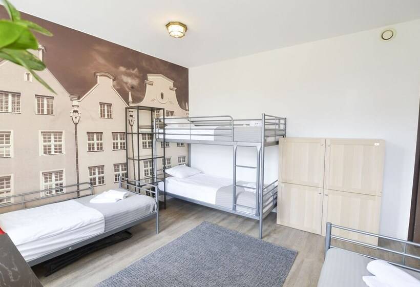 إستوديو قياسى, Elewator Gdańsk Hostel