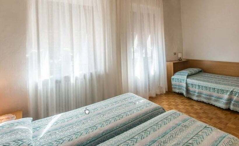 스탠다드 트리플 룸, Albergo Antica Rosa