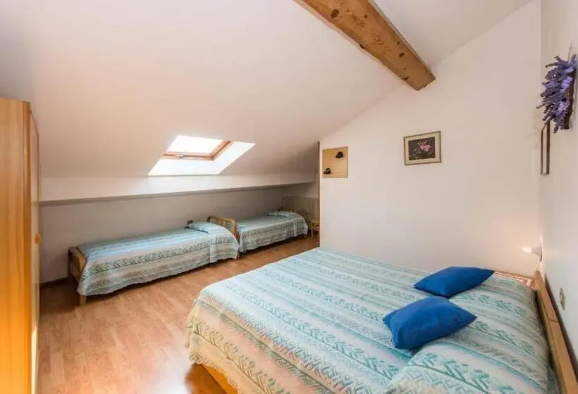 اتاق استاندارد سه نفره, Albergo Antica Rosa