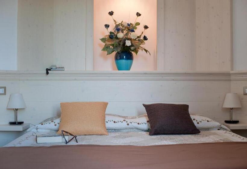 غرفة قياسية ثلاثية, Albergo Antica Rosa