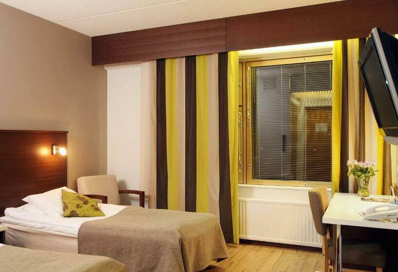 标准三人间, Kurikka