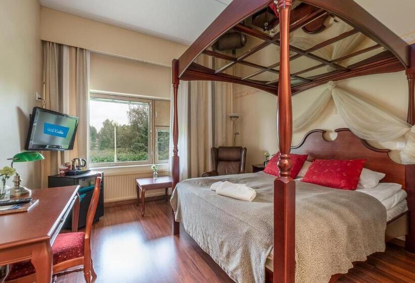 高级大房间, Kurikka