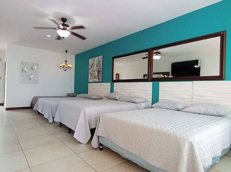 اتاق خانوادگی, Las Brisas