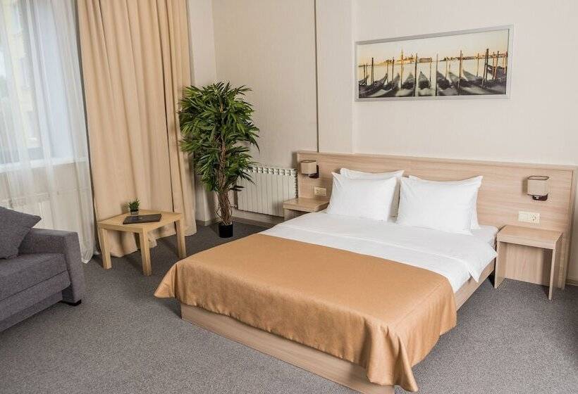 수피리어 룸, Marx